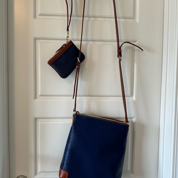 Dooney & Bourke Large Crossbody with a Matching Medium Wristlet - Picture 5 of 8